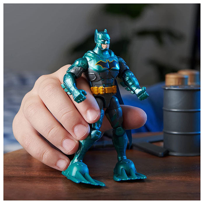 DC Comics, Gotham City Harbor Chaos Playset 4-inch Batman, Aquaman, King Shark Action Figures