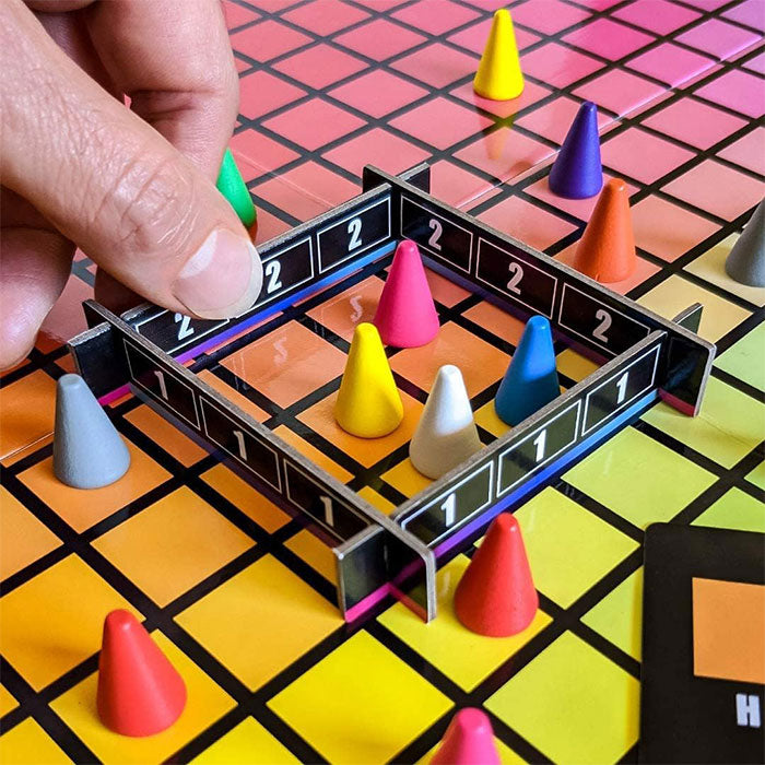 USAOPOLY HUES and CUES Vibrant Color Guessing Game
