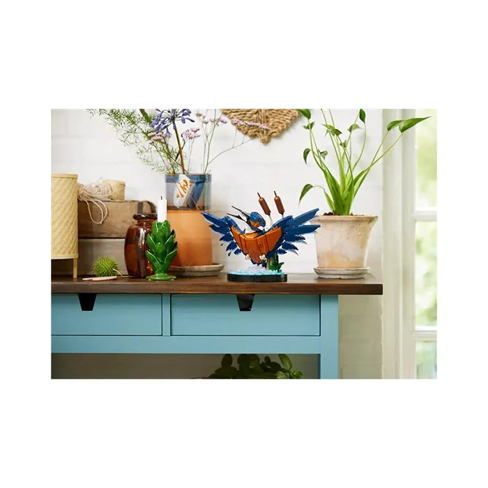 LEGO Icons Kingfisher Bird Model - 834 Pieces