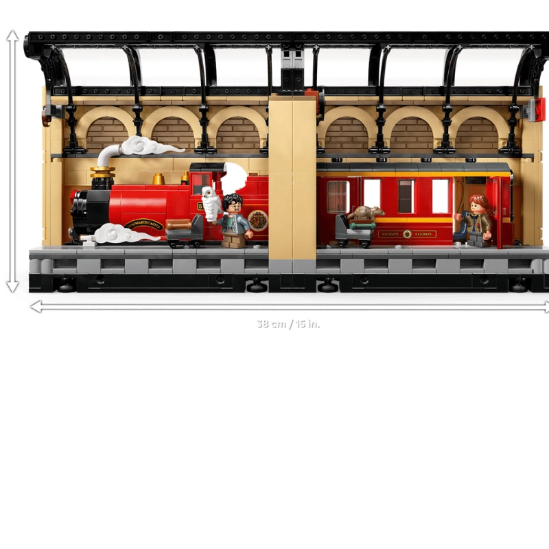 LEGO Harry Potter Book Nook: Hogwarts Express 832 Pieces