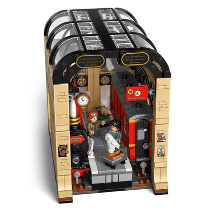 LEGO Harry Potter Book Nook: Hogwarts Express 832 Pieces