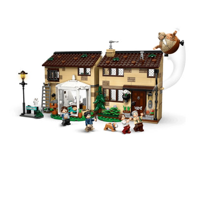 LEGO Harry Potter Privet Drive: Aunt Marge's Visit 639 Pieces