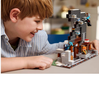 LEGO Minecraft® The Pickaxe Mine 530 Pieces
