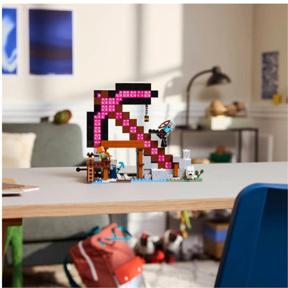 LEGO Minecraft® The Pickaxe Mine 530 Pieces