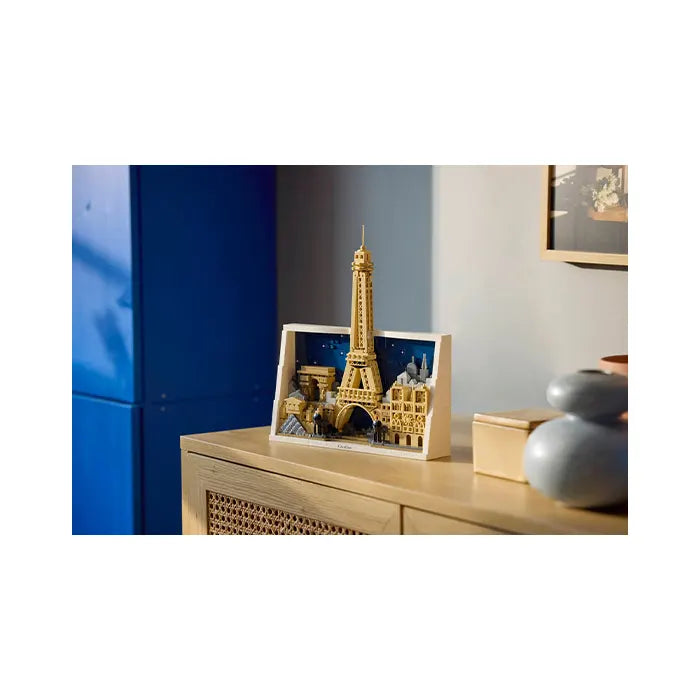 LEGO Architecture Paris City of Love 958 Pieces