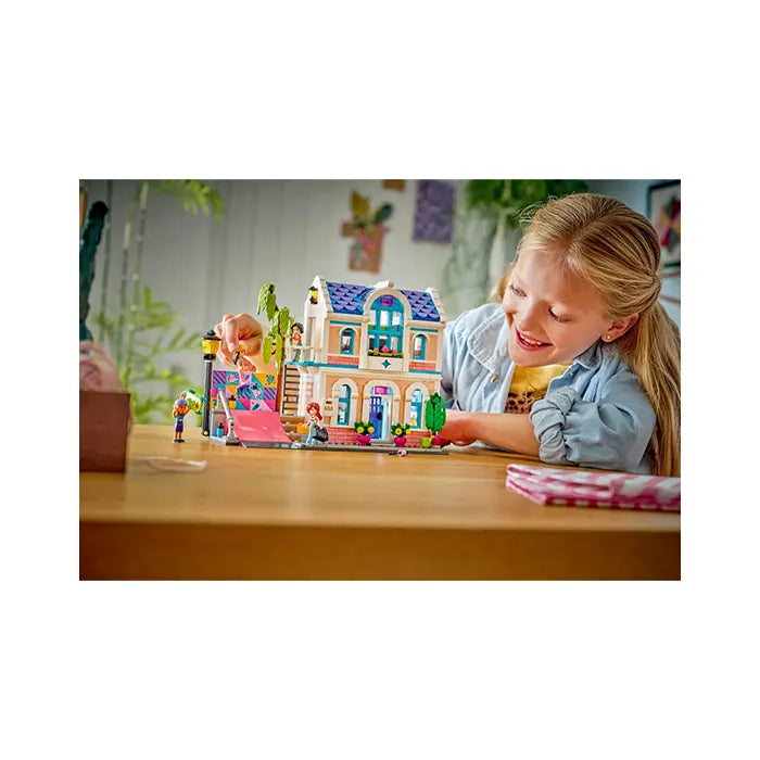 LEGO Friends Liann's Family House 949 Pieces