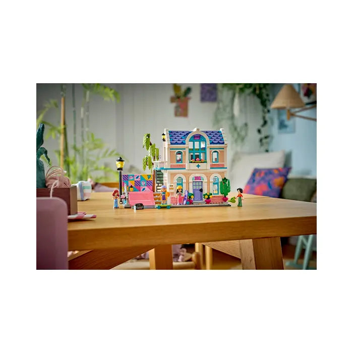 LEGO Friends Liann's Family House 949 Pieces