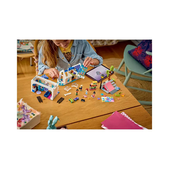 LEGO Friends Liann's Family House 949 Pieces