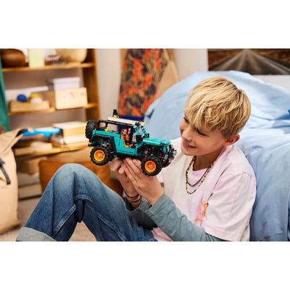 LEGO Technic Jeep Wrangler Rubicon SUV 723 Pieces