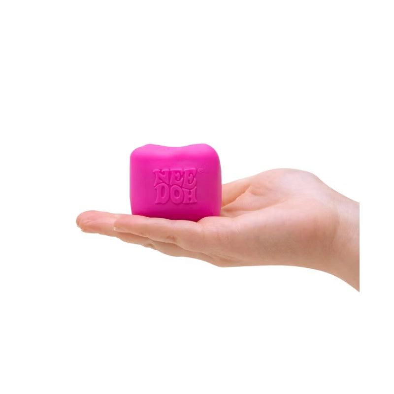 NEE DOH COLOR CHANGE CUBE