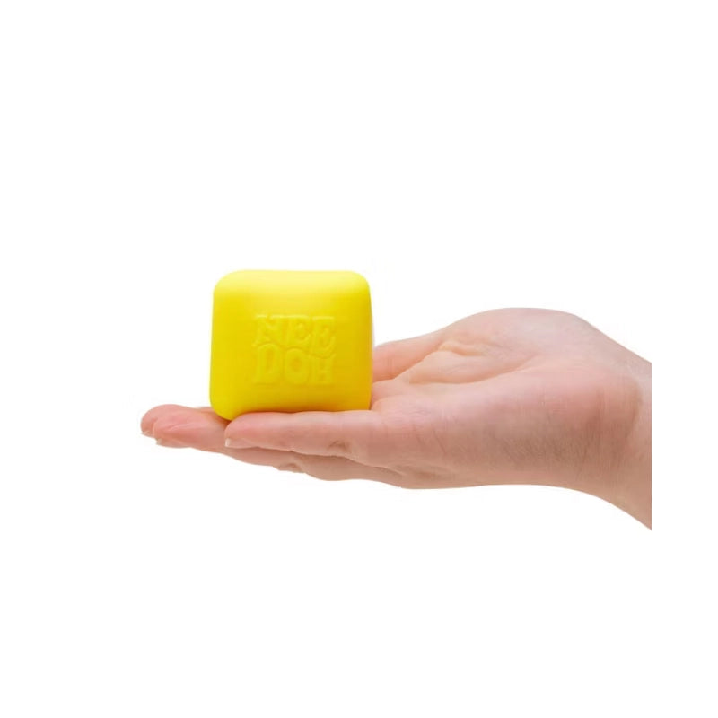 NEE DOH COLOR CHANGE CUBE