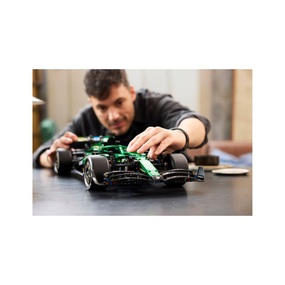 LEGO Technic Aston Martin Aramco AMR25 F1 Car - 1547 Pieces