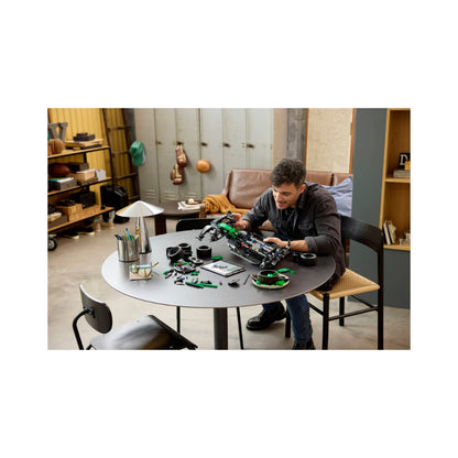 LEGO Technic Aston Martin Aramco AMR25 F1 Car - 1547 Pieces