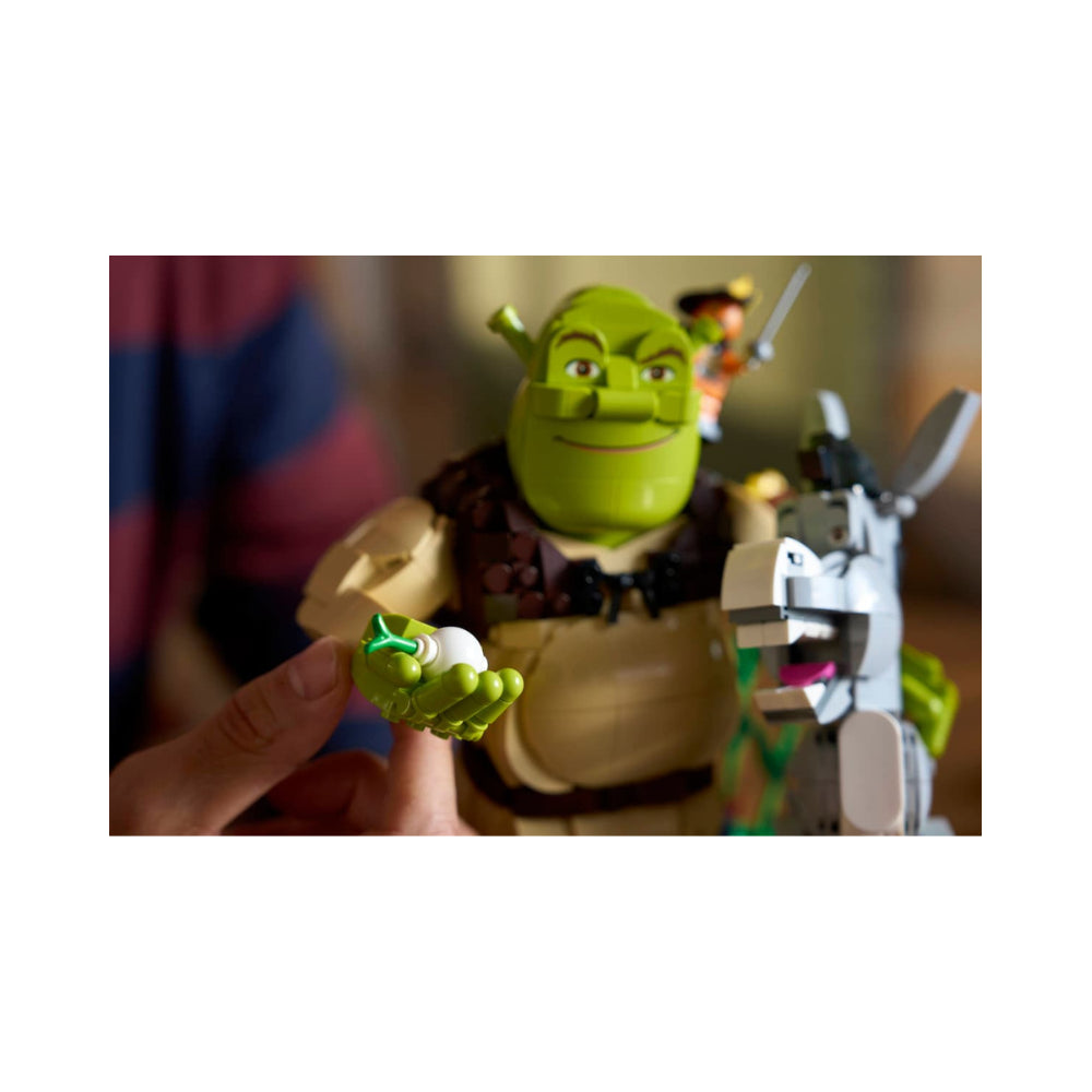 LEGO Shrek, Donkey & Puss in Boots 1403 Pieces