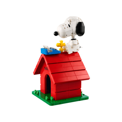 LEGO Ideas Peanuts: Snoopy's Doghouse 964 Pieces