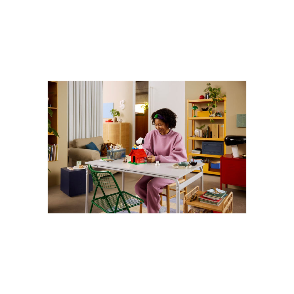 LEGO Ideas Peanuts: Snoopy's Doghouse 964 Pieces
