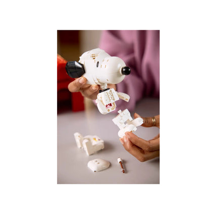 LEGO Ideas Peanuts: Snoopy's Doghouse 964 Pieces